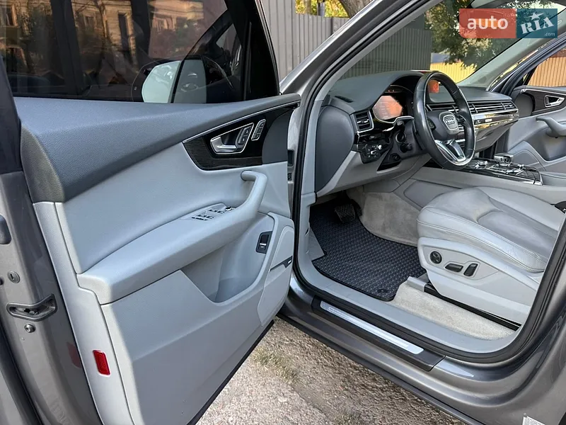 Audi Q7 2017 VIN WA1VAAF72JD011146 фото оголошення 53 з 118