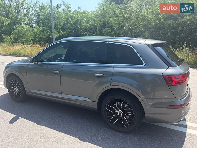 Внедорожник / Кроссовер Audi Q7 2015 в Хмельницком