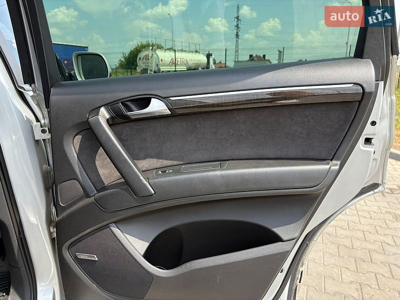 Внедорожник / Кроссовер Audi Q7 2012 в Луцке