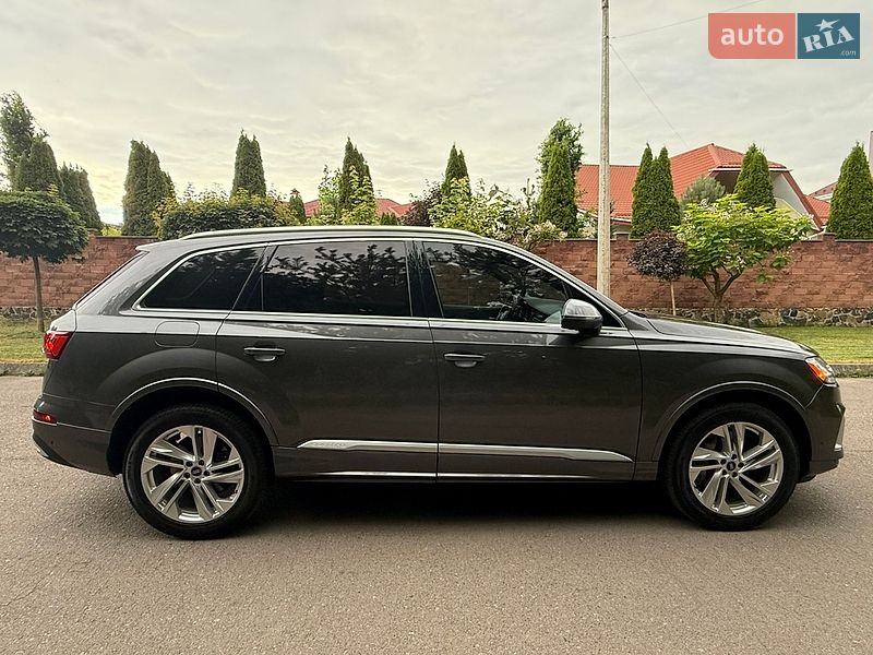 Внедорожник / Кроссовер Audi Q7 2021 в Ровно
