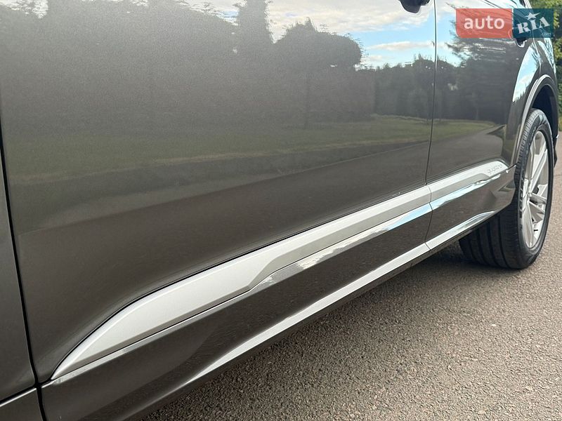 Внедорожник / Кроссовер Audi Q7 2021 в Ровно
