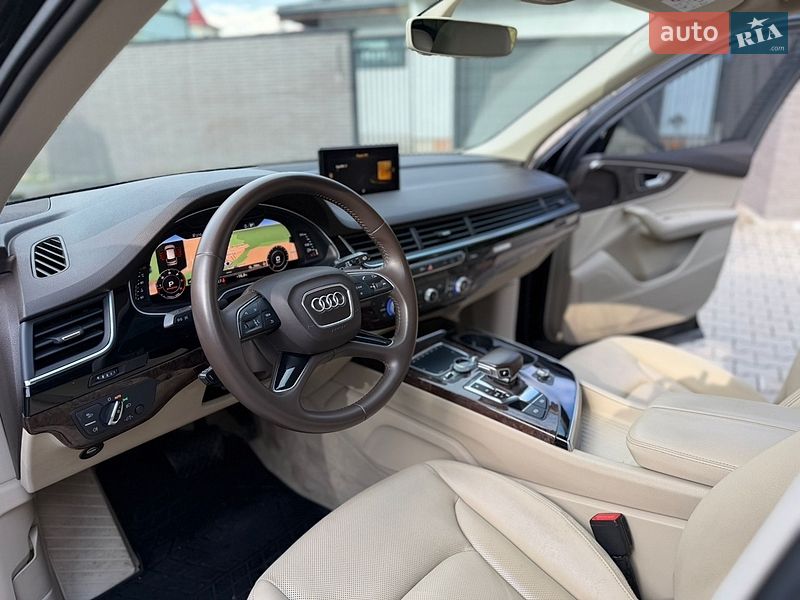 Внедорожник / Кроссовер Audi Q7 2016 в Хмельницком
