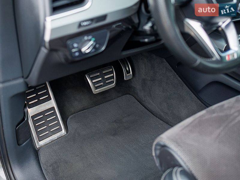 Позашляховик / Кросовер Audi Q7 2016 в Чернівцях
