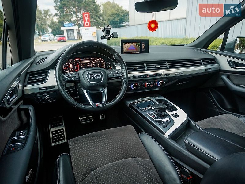 Позашляховик / Кросовер Audi Q7 2016 в Чернівцях