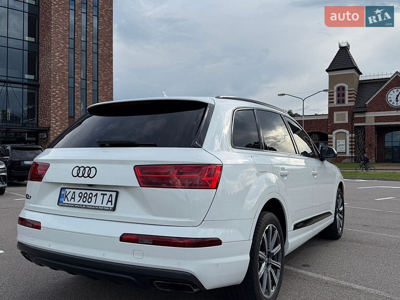 Внедорожник / Кроссовер Audi Q7 2016 в Киеве
