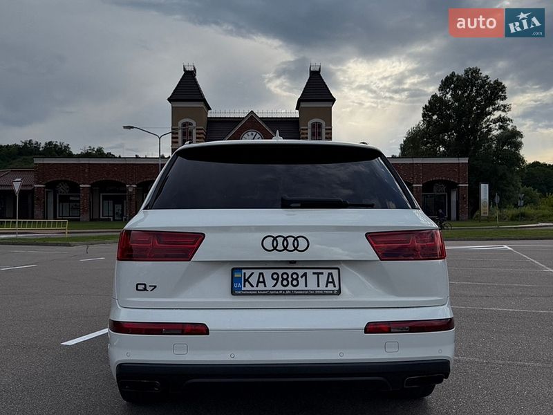 Внедорожник / Кроссовер Audi Q7 2016 в Киеве