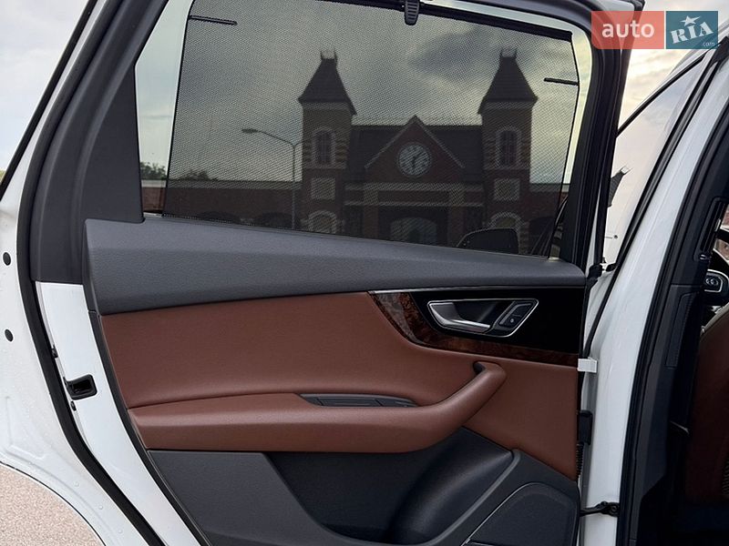 Внедорожник / Кроссовер Audi Q7 2016 в Киеве