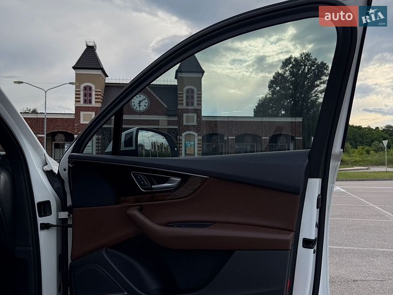 Внедорожник / Кроссовер Audi Q7 2016 в Киеве