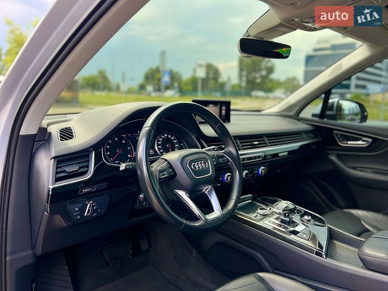 Внедорожник / Кроссовер Audi Q7 2015 в Киеве