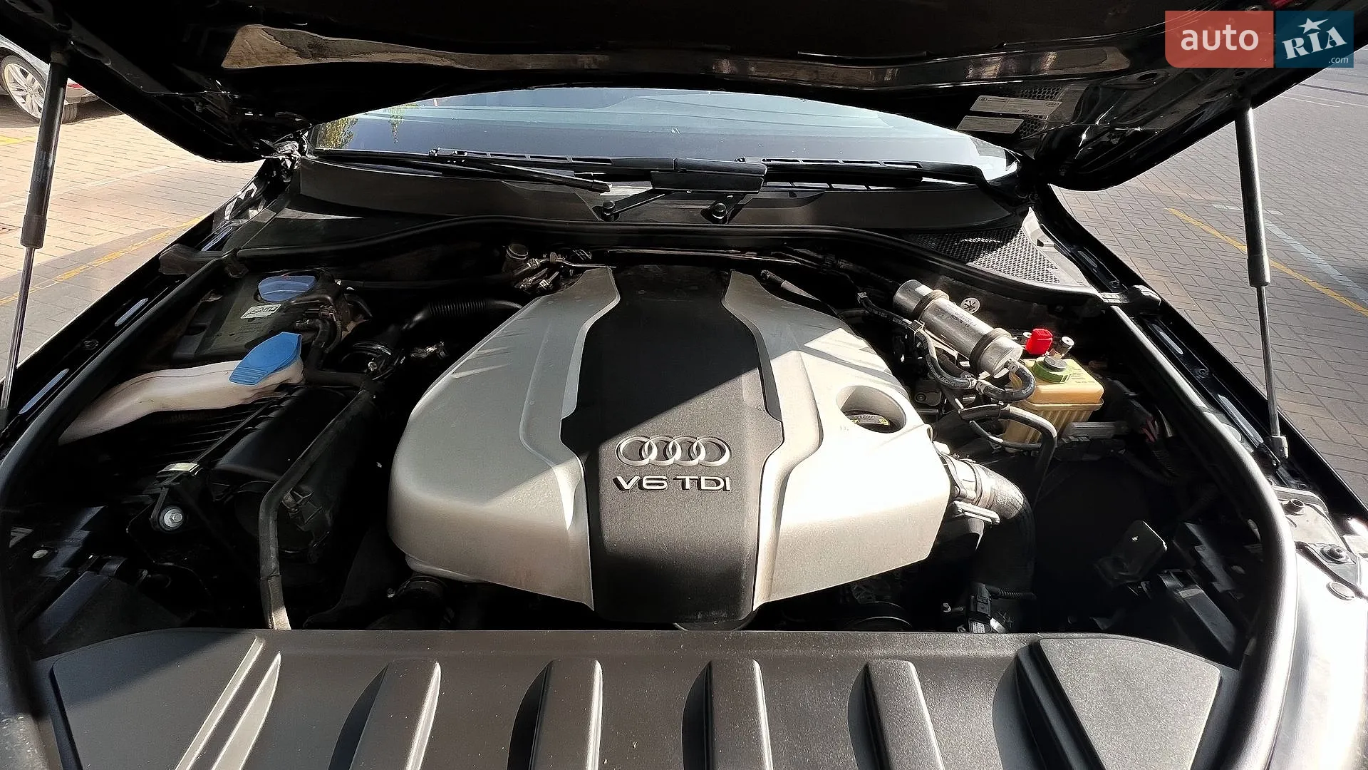Audi Q7 2015 VIN WA1LMAFEXFD014655 фото оголошення 10 з 17
