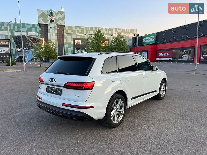 Позашляховик / Кросовер Audi Q7 2022 в Києві