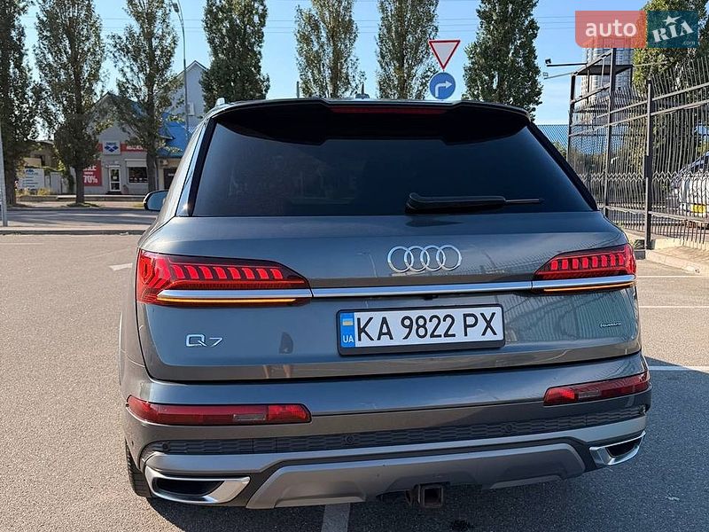 Позашляховик / Кросовер Audi Q7 2021 в Києві
