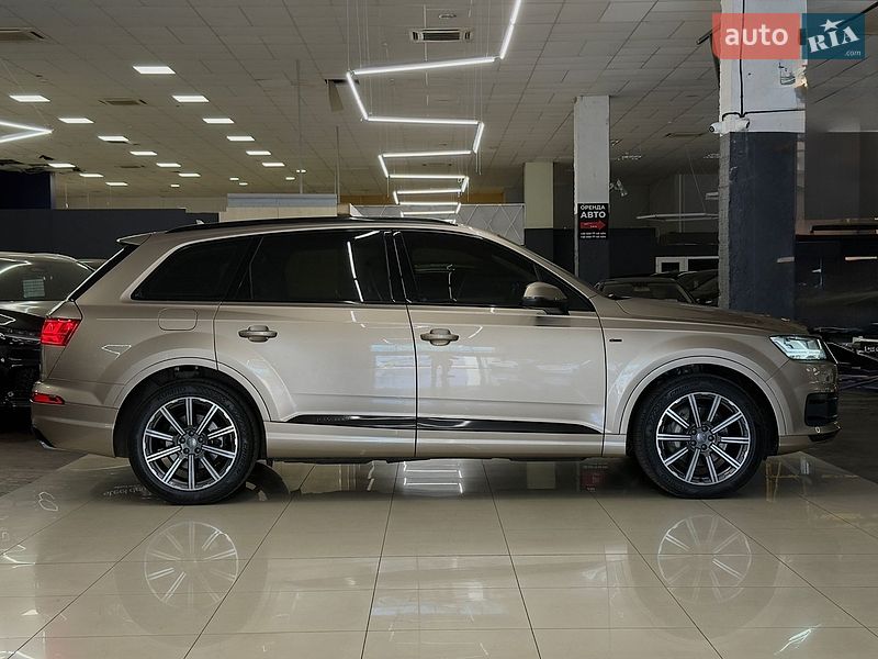 Позашляховик / Кросовер Audi Q7 2018 в Миколаєві