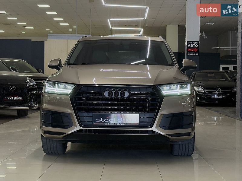 Позашляховик / Кросовер Audi Q7 2018 в Миколаєві