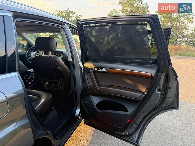 Позашляховик / Кросовер Audi Q7 2015 в Овідіополі