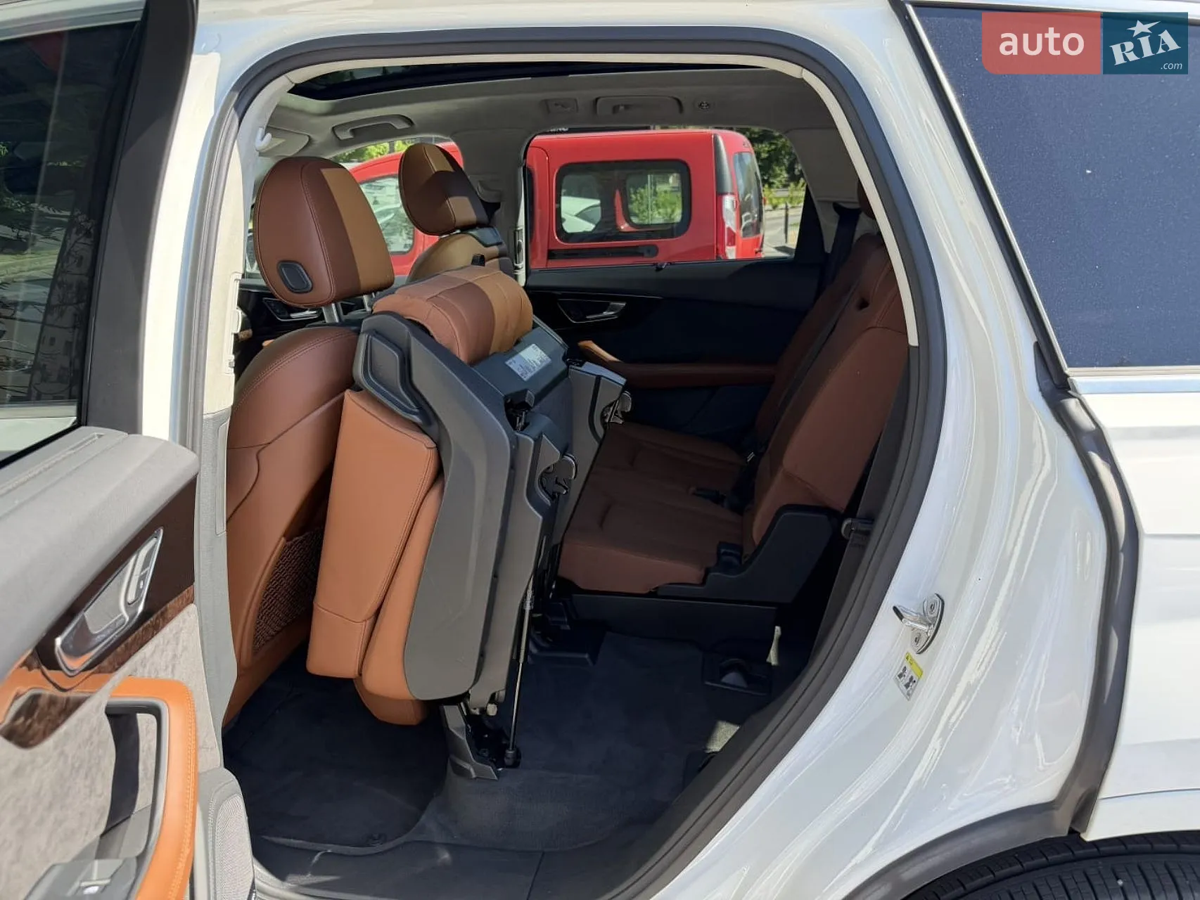Audi Q7 2018 VIN WA1VAAF72JD038878 фото оголошення 9 з 53