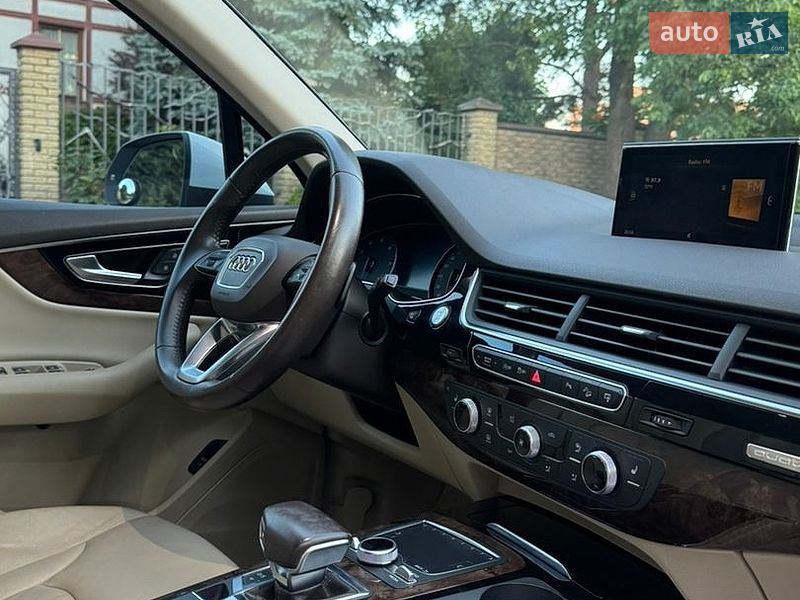 Внедорожник / Кроссовер Audi Q7 2017 в Луцке