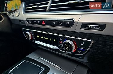 Позашляховик / Кросовер Audi Q7 2017 в Полтаві