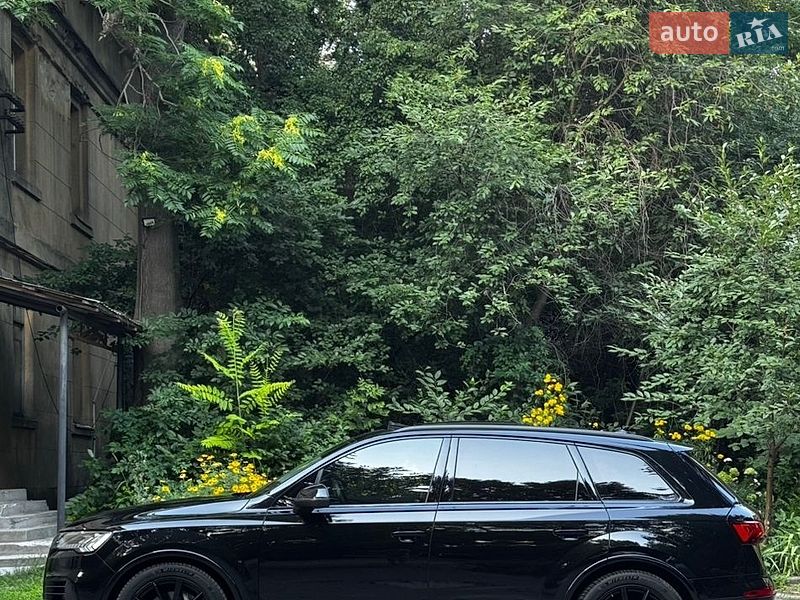 Позашляховик / Кросовер Audi Q7 2022 в Києві