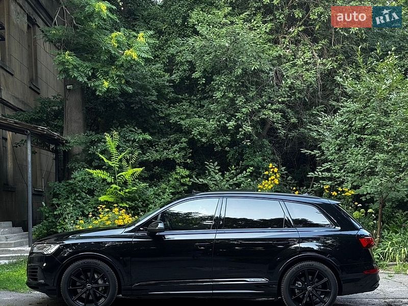 Позашляховик / Кросовер Audi Q7 2022 в Києві