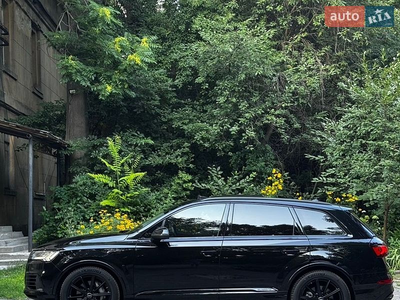 Позашляховик / Кросовер Audi Q7 2022 в Києві