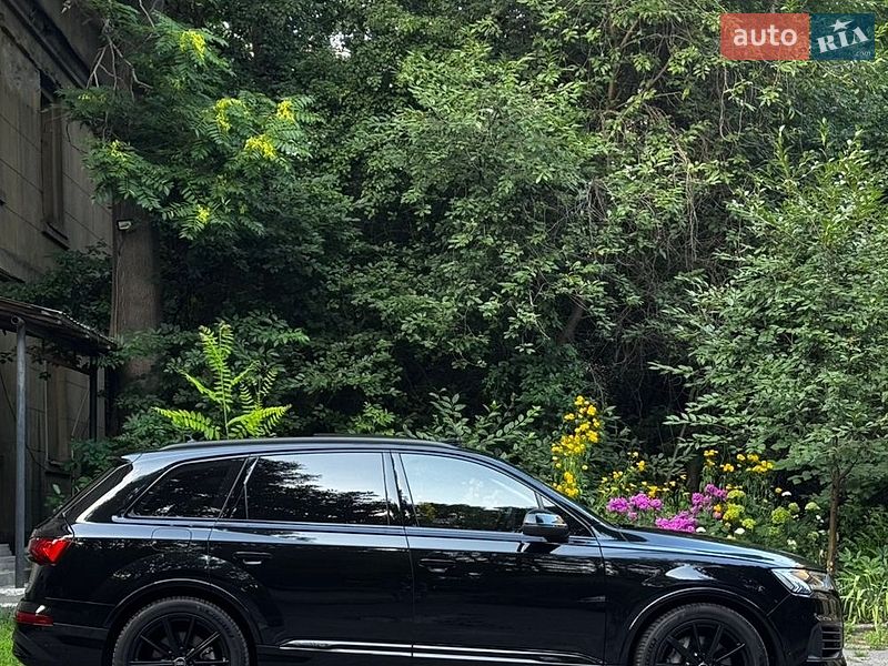 Позашляховик / Кросовер Audi Q7 2022 в Києві