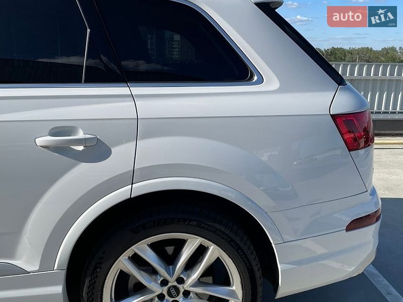 Позашляховик / Кросовер Audi Q7 2018 в Полтаві