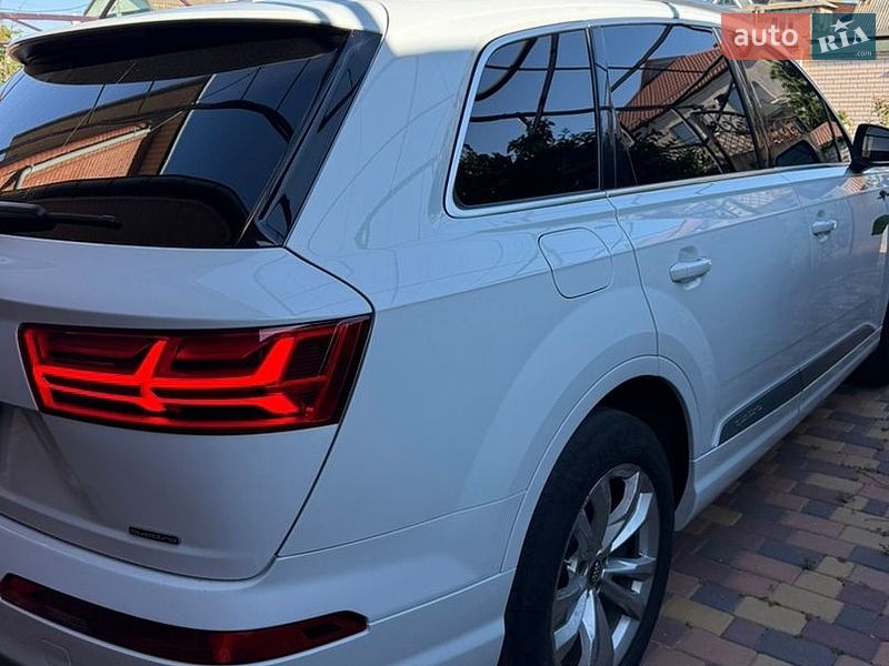 Внедорожник / Кроссовер Audi Q7 2016 в Николаеве