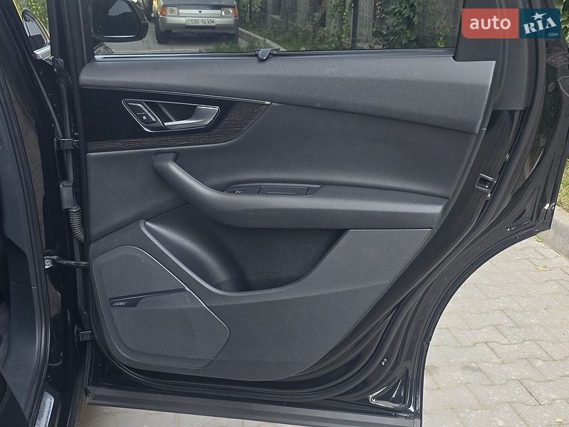 Позашляховик / Кросовер Audi Q7 2016 в Хмельницькому