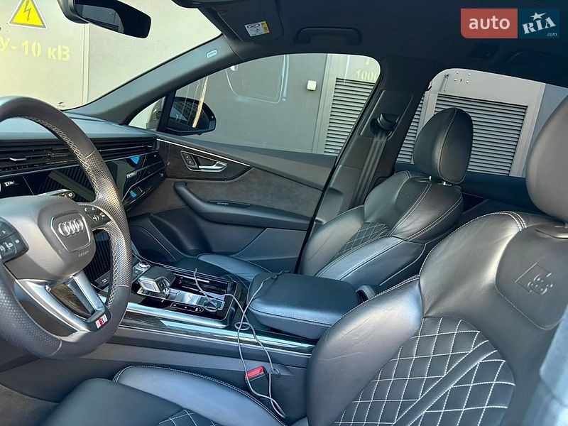 Внедорожник / Кроссовер Audi Q7 2021 в Киеве