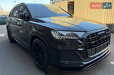 Внедорожник / Кроссовер Audi Q7 2021 в Киеве