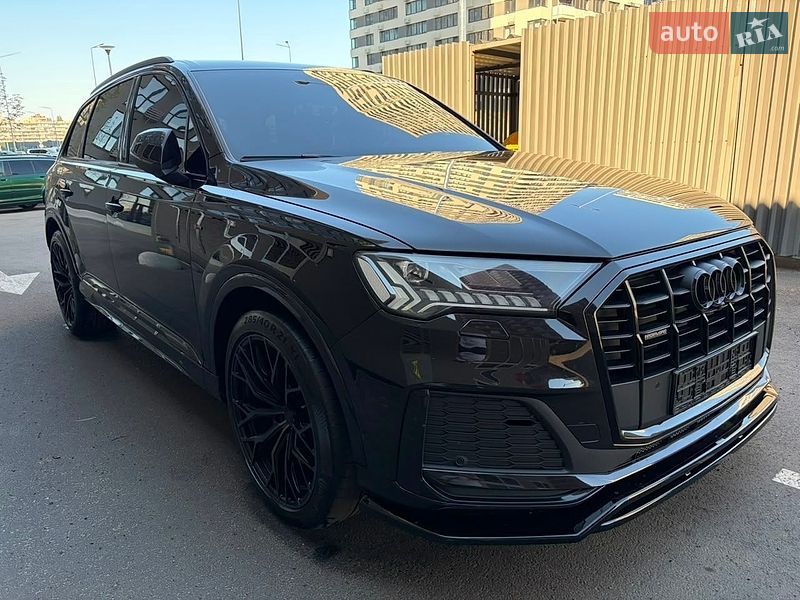 Внедорожник / Кроссовер Audi Q7 2021 в Киеве