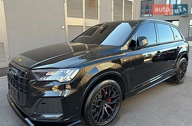Внедорожник / Кроссовер Audi Q7 2021 в Киеве