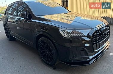Внедорожник / Кроссовер Audi Q7 2021 в Киеве