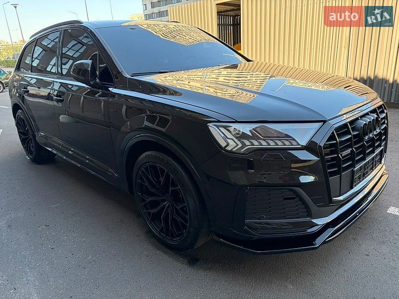 Внедорожник / Кроссовер Audi Q7 2021 в Киеве