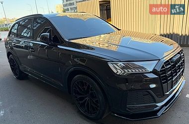 Внедорожник / Кроссовер Audi Q7 2021 в Киеве