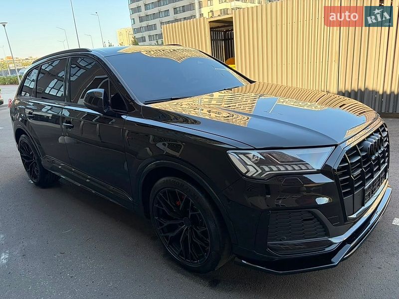 Внедорожник / Кроссовер Audi Q7 2021 в Киеве