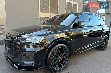 Внедорожник / Кроссовер Audi Q7 2021 в Киеве