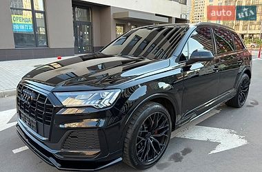 Внедорожник / Кроссовер Audi Q7 2021 в Киеве