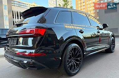 Внедорожник / Кроссовер Audi Q7 2021 в Киеве