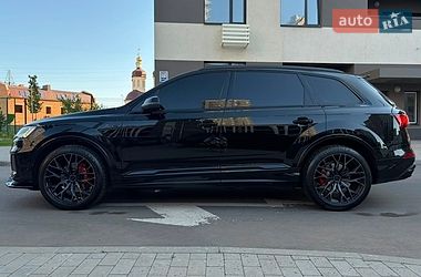 Внедорожник / Кроссовер Audi Q7 2021 в Киеве