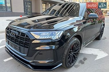 Внедорожник / Кроссовер Audi Q7 2021 в Киеве