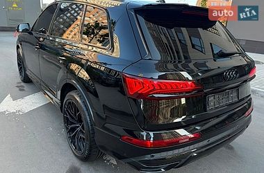 Внедорожник / Кроссовер Audi Q7 2021 в Киеве