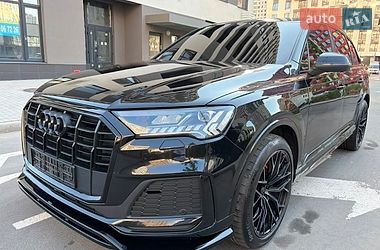 Внедорожник / Кроссовер Audi Q7 2021 в Киеве