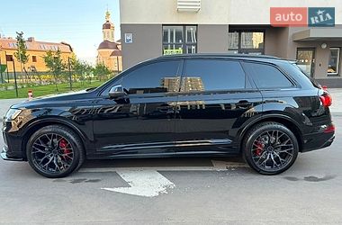 Внедорожник / Кроссовер Audi Q7 2021 в Киеве
