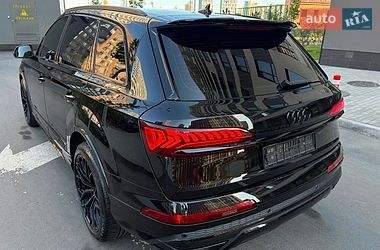 Внедорожник / Кроссовер Audi Q7 2021 в Киеве