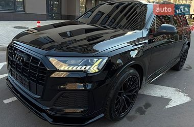 Внедорожник / Кроссовер Audi Q7 2021 в Киеве