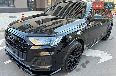 Внедорожник / Кроссовер Audi Q7 2021 в Киеве