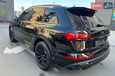 Внедорожник / Кроссовер Audi Q7 2021 в Киеве
