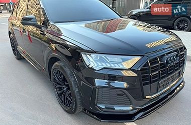 Внедорожник / Кроссовер Audi Q7 2021 в Киеве